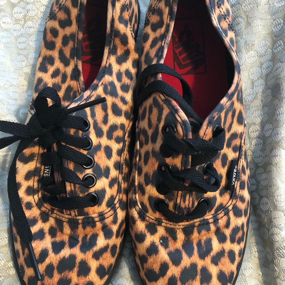 Leopard print Vans